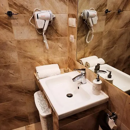 Senate Apartment *